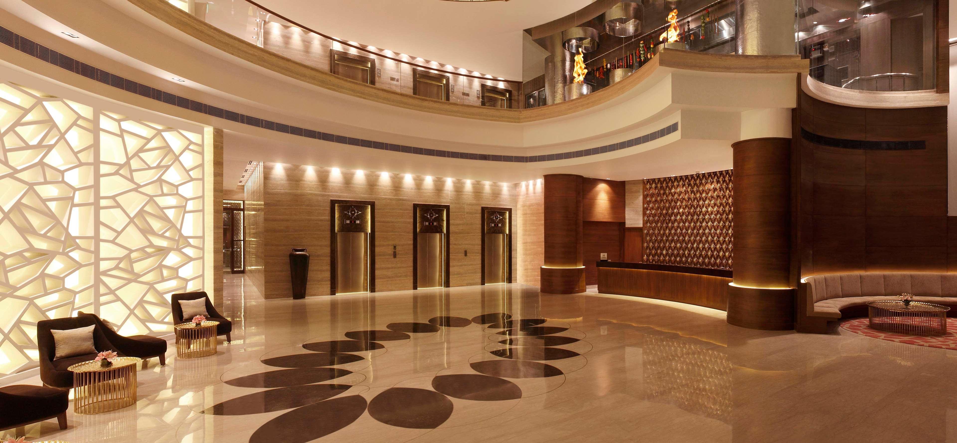 Hilton Jaipur Hotel Kültér fotó The lobby of the Taj Bengal